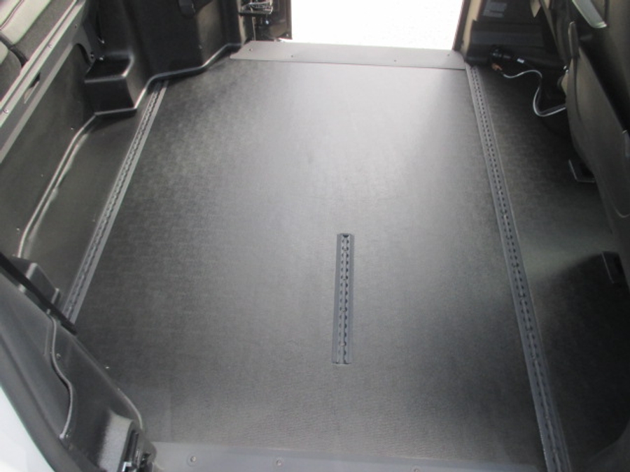 White Chrysler Pacifica image number 6