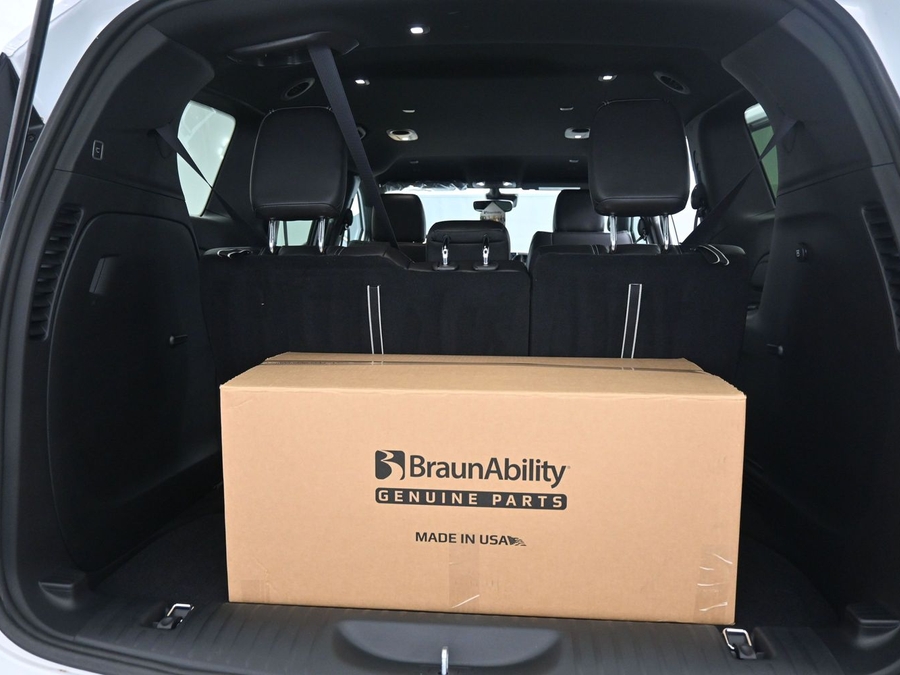 New 2026 Chrysler Pacifica Select Sport - BraunAbility Side Entry Fold Out Automatic Ramp