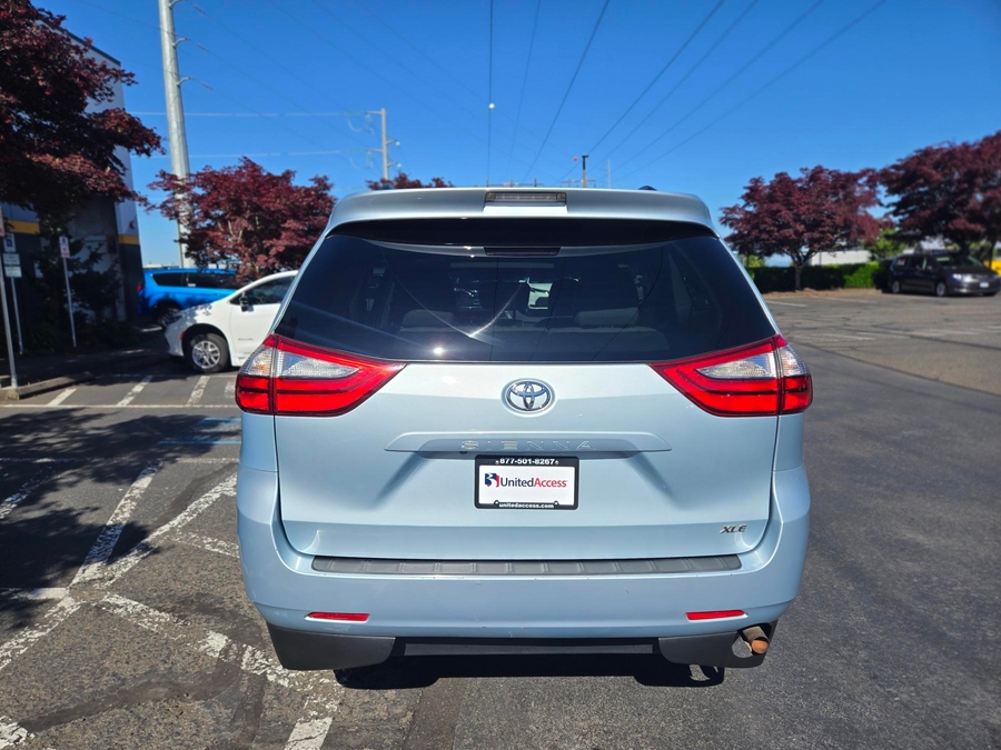Used 2015 Toyota Sienna XLE - VMI Side Entry Entry In Floor Automatic Ramp