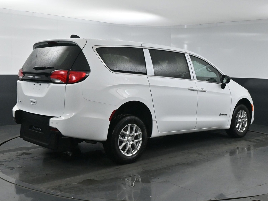 New 2025 Chrysler Voyager LX - BraunAbility Rear Entry Entry Fold Out Manual Ramp