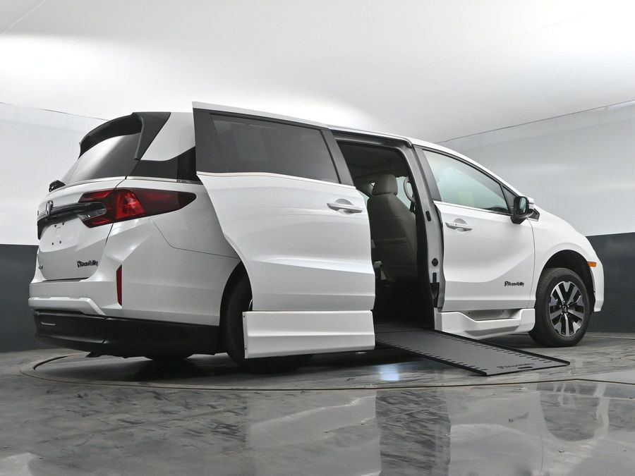 New 2025 Honda Odyssey EX-L - BraunAbility Side Entry Entry In Floor Automatic Ramp