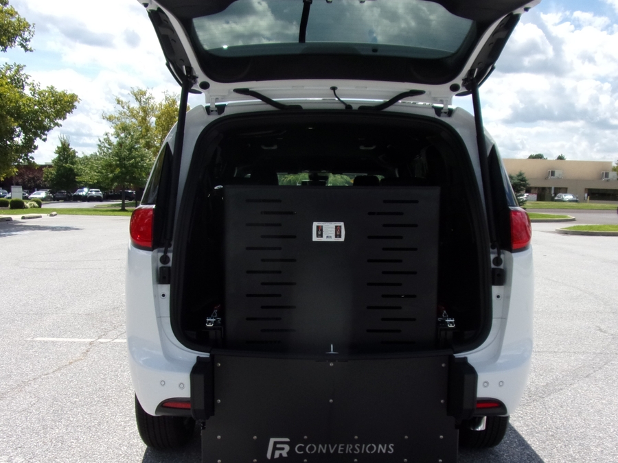 2027 Chrysler Voyager LX - Photo 23