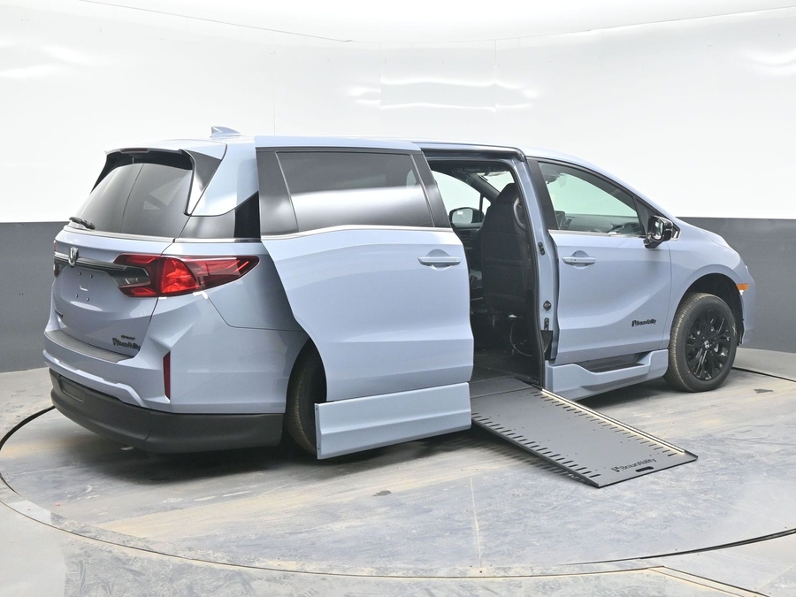 New 2026 Honda Odyssey Sport - BraunAbility Side Entry Entry In Floor Automatic Ramp