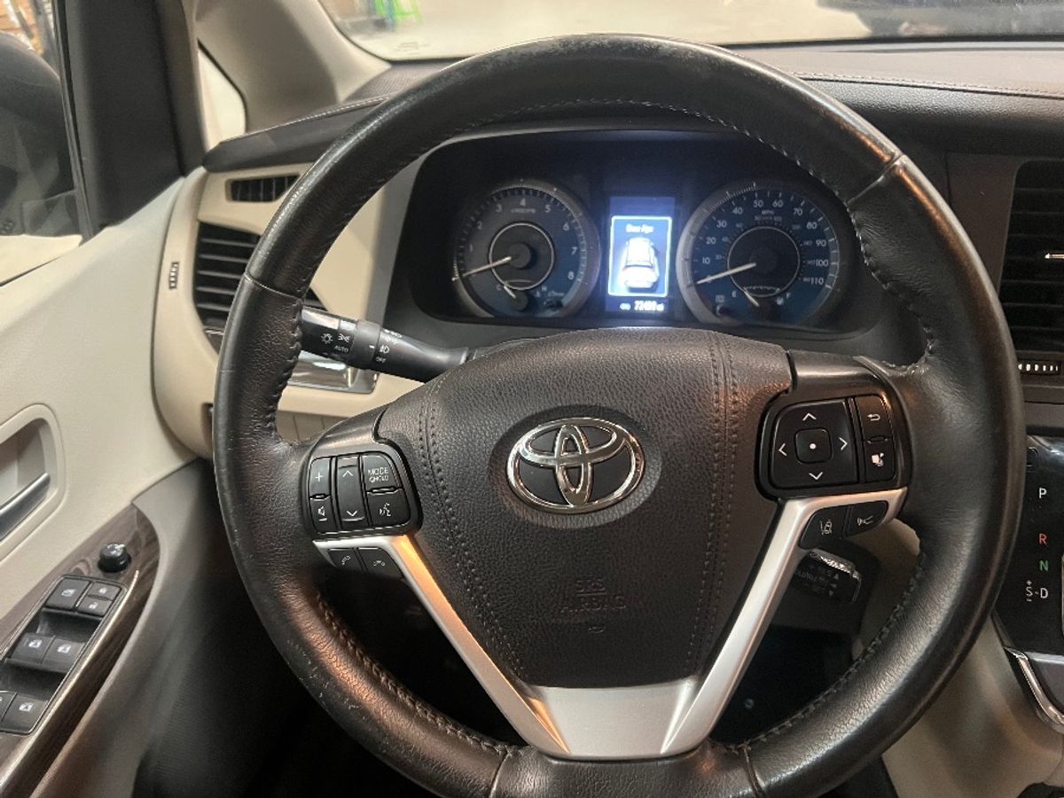 2019 TOYOTA SIENNA - Image 10