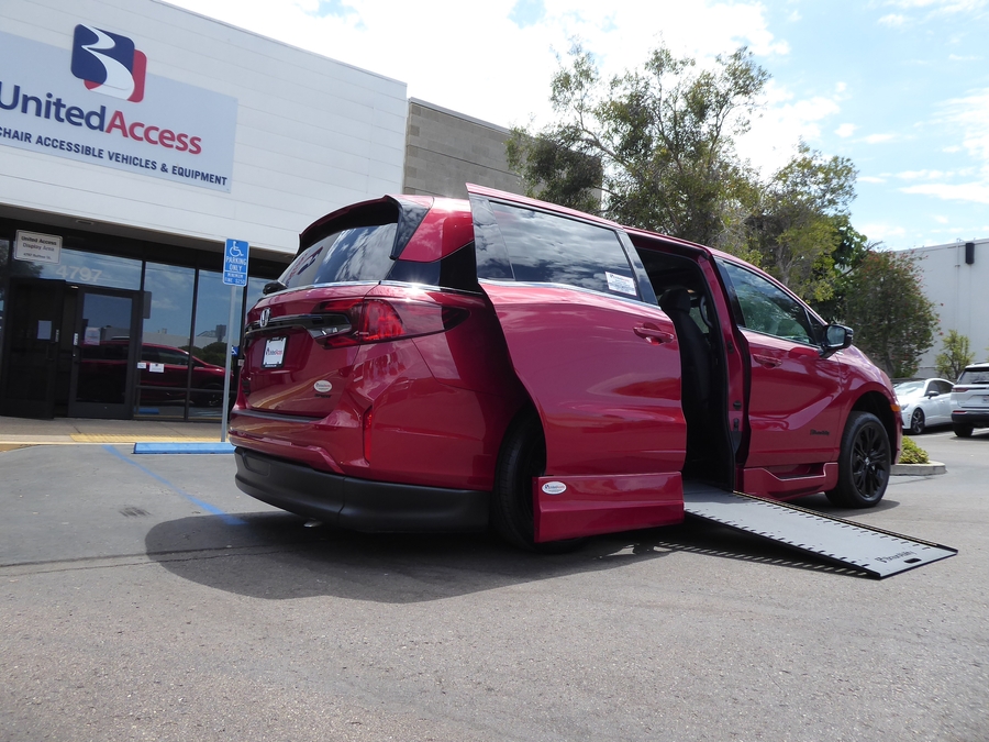 New 2026 Honda Odyssey Sport - BraunAbility Side Entry In Floor Automatic Ramp