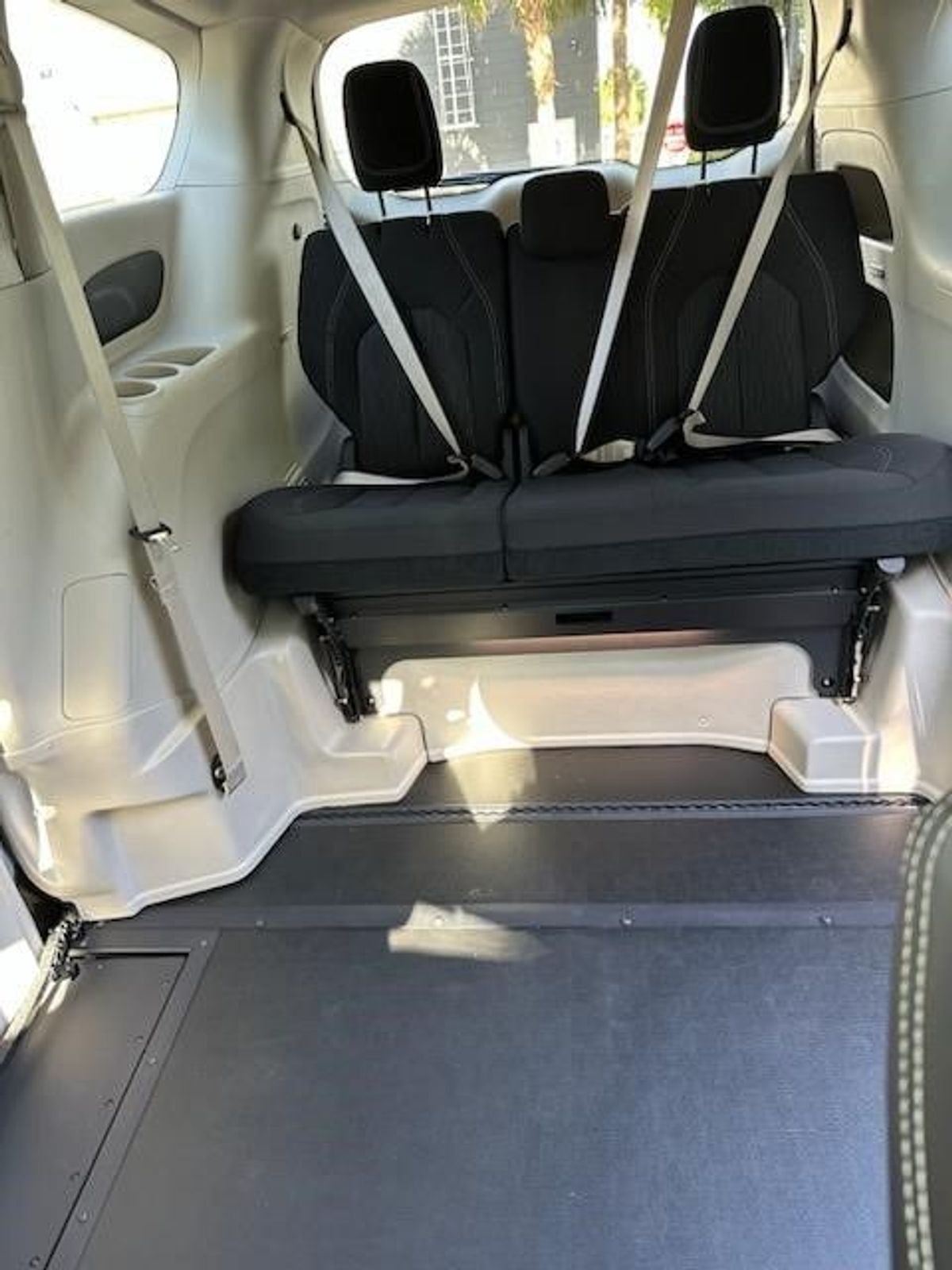 2023 CHRYSLER VOYAGER - Image 12