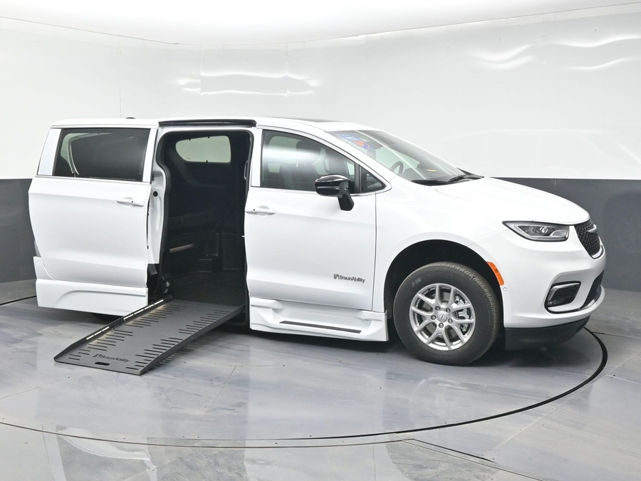 White Chrysler Pacifica with Side Entry Automatic Fold Out ramp