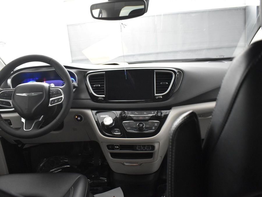 Used 2024 Chrysler Pacifica Touring L - BraunAbility Side Entry Entry Fold Out Automatic Ramp