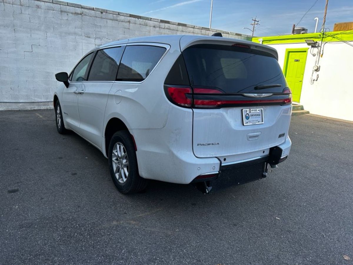2024 CHRYSLER PACIFICA - Image 7