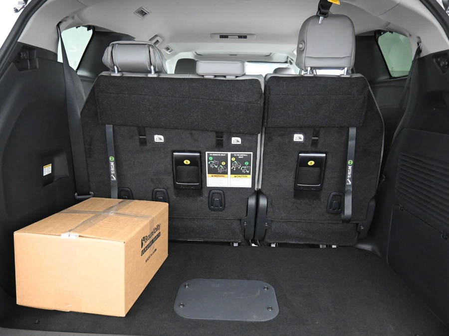 New 2026 Toyota Sienna Hybrid XLE Base - BraunAbility Side Entry In Floor Automatic Ramp