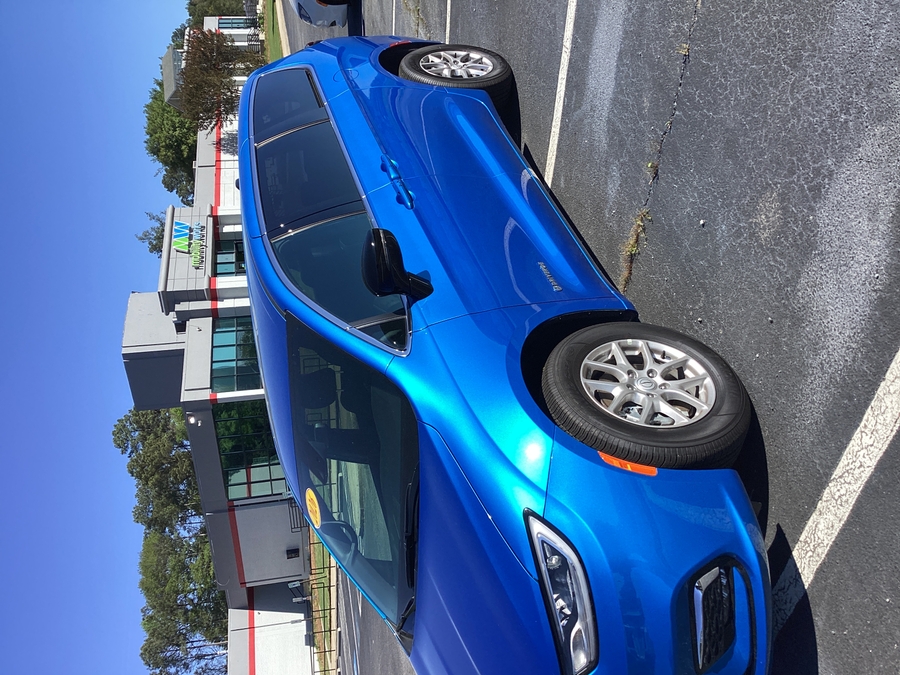 Blue Chrysler Pacifica image number 10