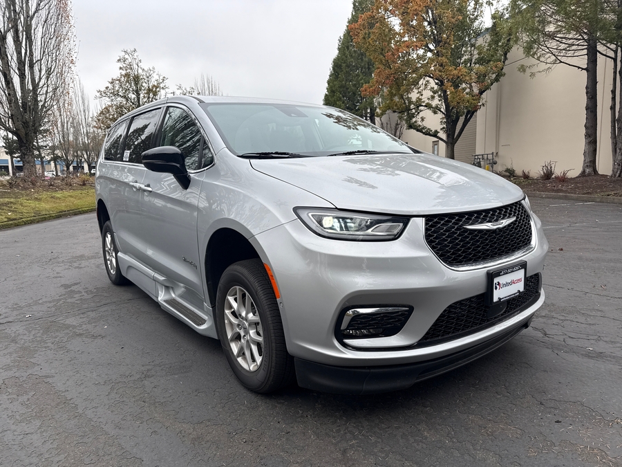 Used 2024 Chrysler Pacifica Touring L - BraunAbility Side Entry Entry In Floor Automatic Ramp