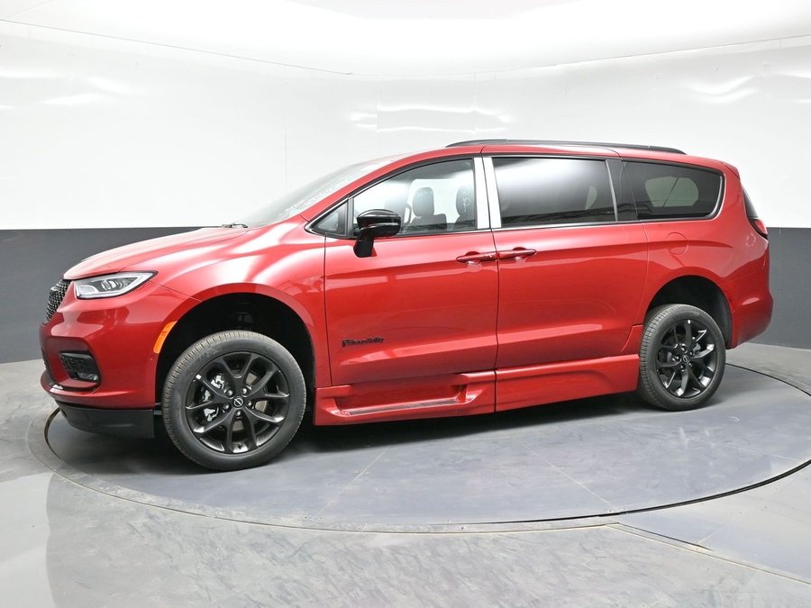 Red Chrysler Pacifica image number 2