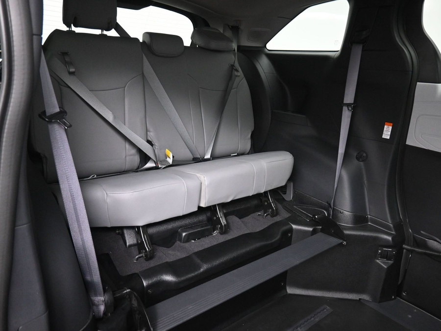 Black Toyota Sienna image number 9