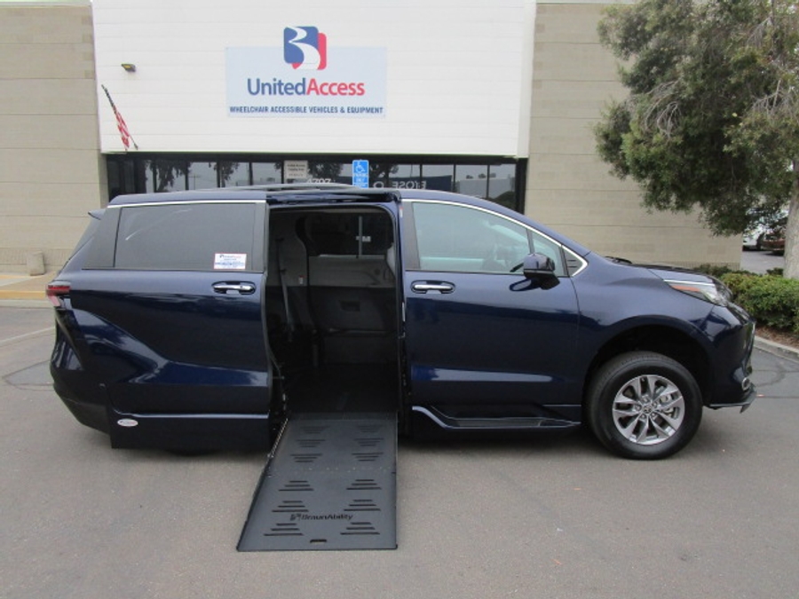 Used 2023 Toyota Sienna Hybrid XLE - BraunAbility Side Entry Entry Fold Out Automatic Ramp