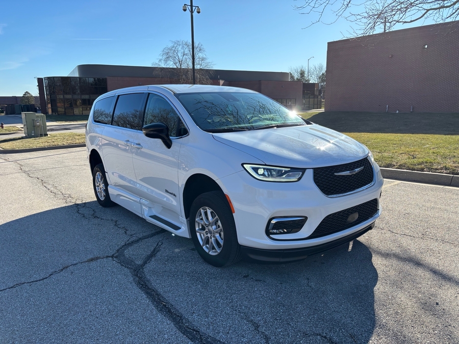 Used 2024 Chrysler Pacifica Touring L - BraunAbility Side Entry Entry In Floor Automatic Ramp