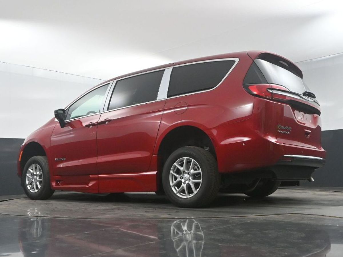 2025 CHRYSLER PACIFICA - Image 20