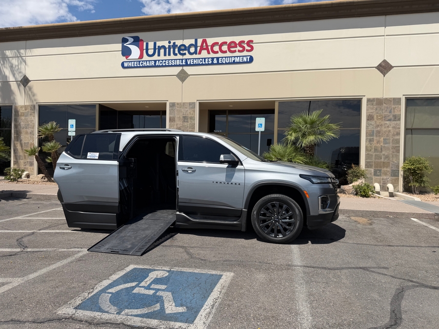 Used 2023 Chevrolet Traverse 2LT - BraunAbility Side Entry In Floor Automatic Ramp