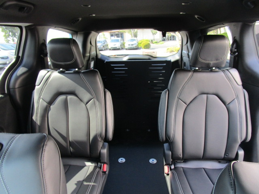 New 2025 Chrysler Pacifica Select Safety - BraunAbility Rear Entry Entry Fold Out Manual Ramp