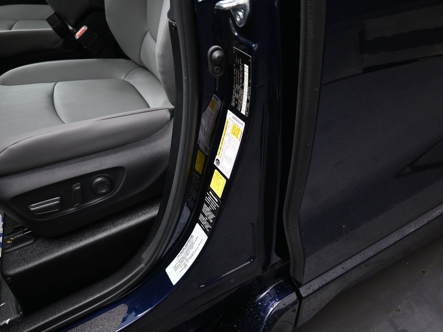 New 2026 Toyota Sienna Hybrid XLE Base - BraunAbility Side Entry Fold Out Automatic Ramp