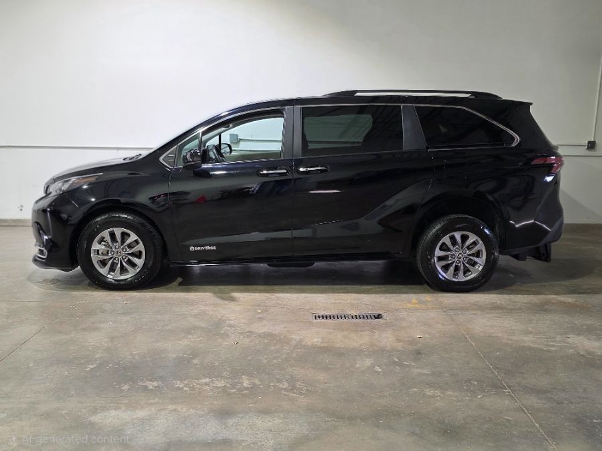 2024 TOYOTA SIENNA - Image 7