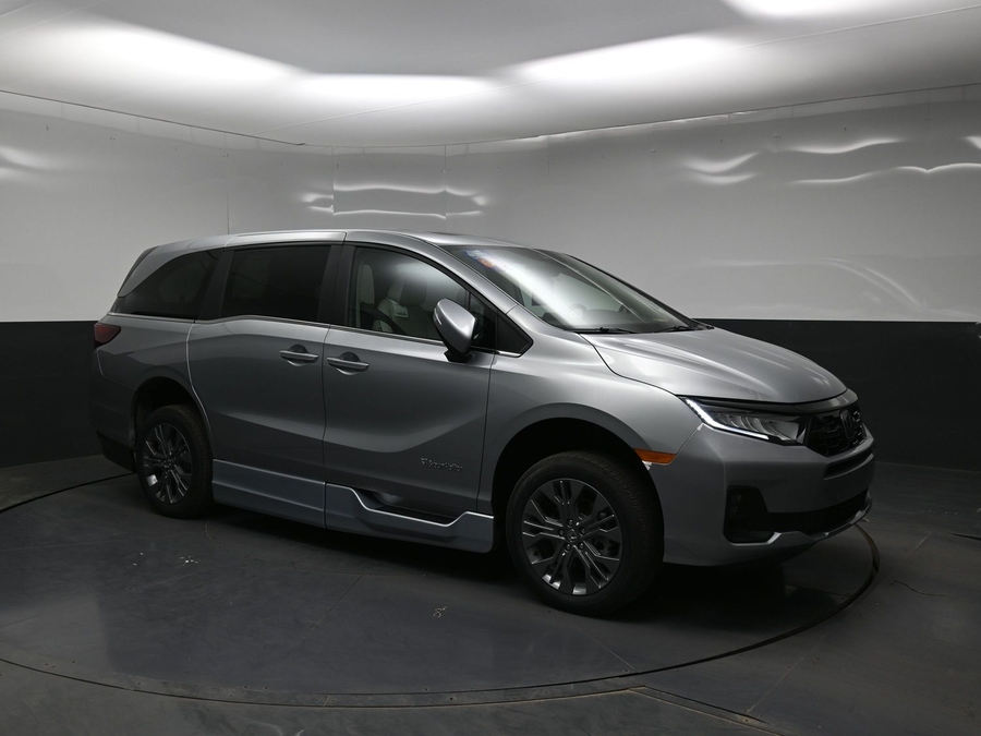 New 2026 Honda Odyssey Touring - BraunAbility Side Entry In Floor Automatic Ramp