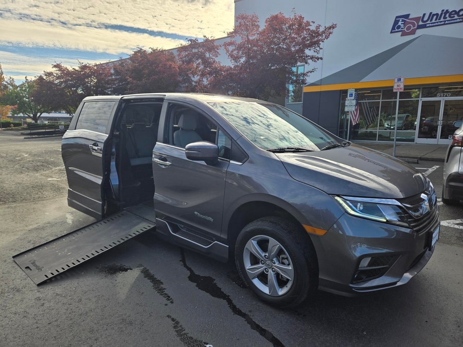 Used 2019 Honda Odyssey EX-L - BraunAbility Side Entry Entry In Floor Automatic Ramp