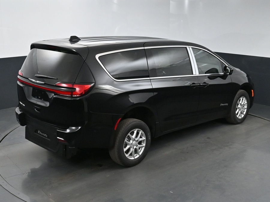 New 2025 Chrysler Pacifica Select Safety - BraunAbility Rear Entry Entry Fold Out Manual Ramp