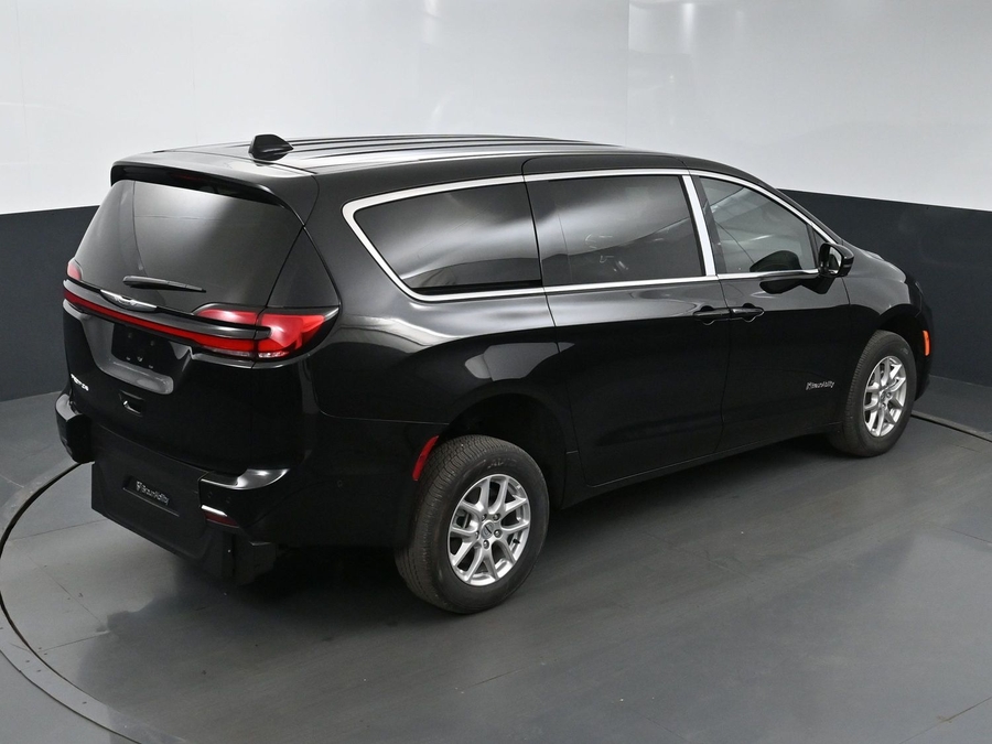 New 2025 Chrysler Pacifica Select Safety - BraunAbility Rear Entry Entry Fold Out Manual Ramp