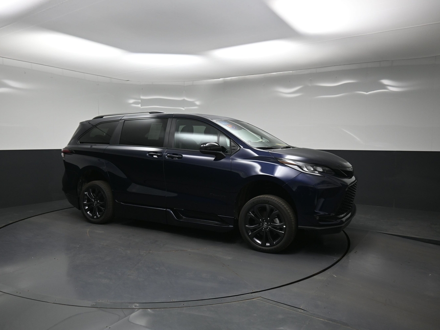 New 2026 Toyota Sienna Hybrid XSE Sport - BraunAbility Side Entry In Floor Automatic Ramp