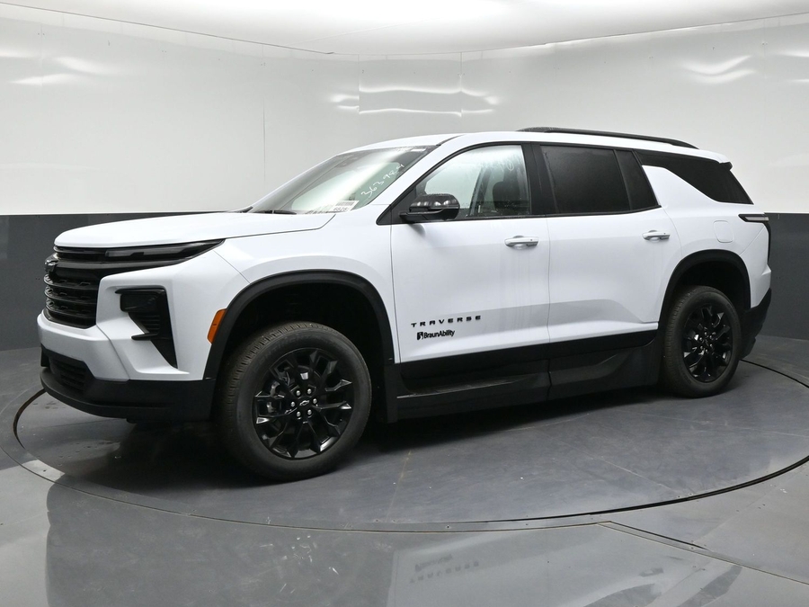 New 2026 Chevrolet Traverse 1LT Midnight - BraunAbility Side Entry In Floor Automatic Ramp