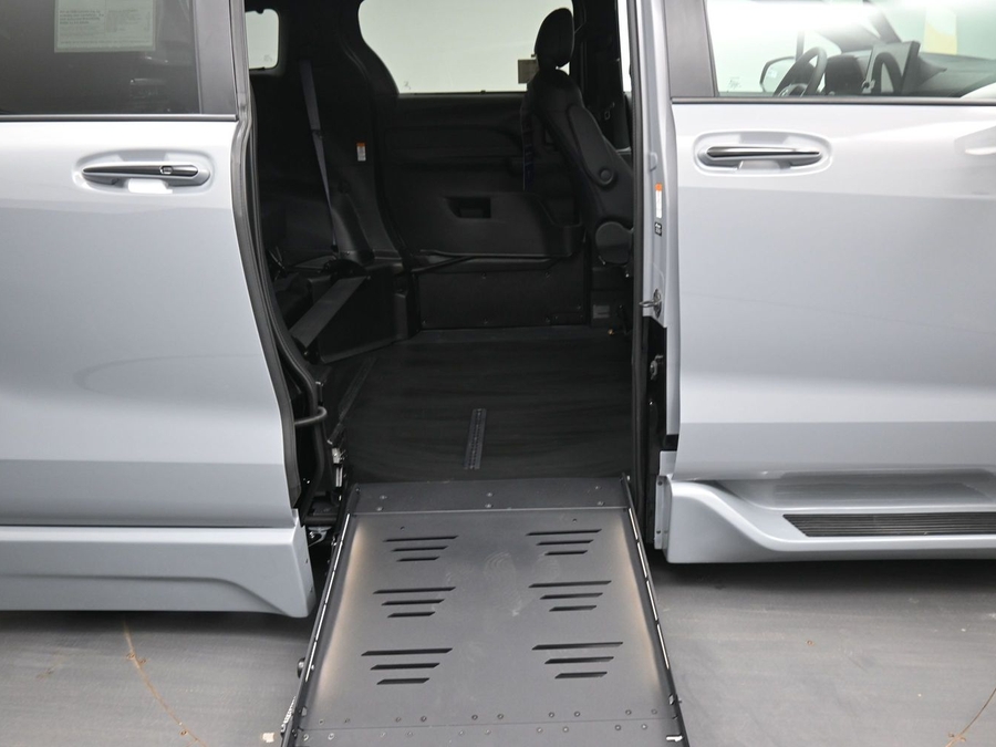 New 2026 Toyota Sienna Hybrid XSE Sport - BraunAbility Side Entry Fold Out Automatic Ramp