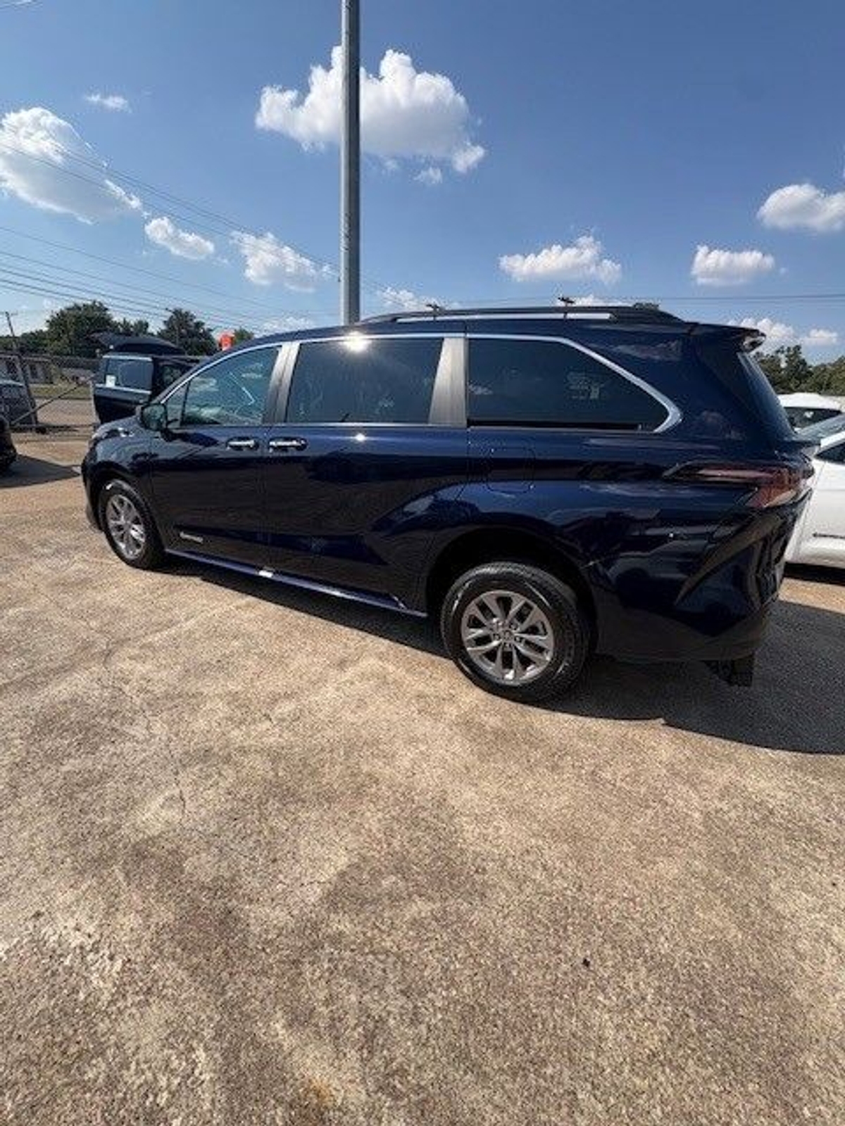 2024 TOYOTA SIENNA - Image 6