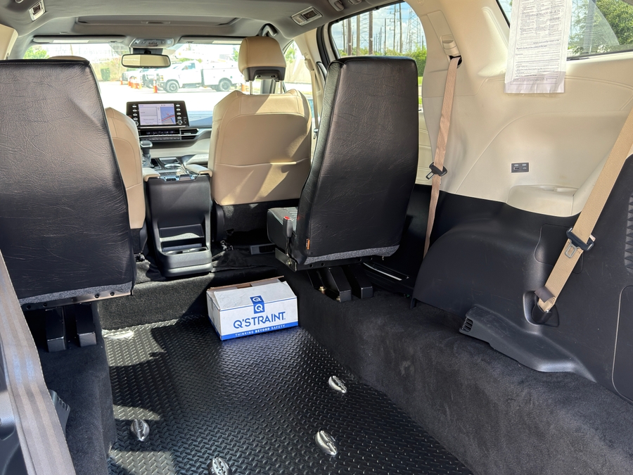 Used 2021 Toyota Sienna Hybrid Limited - Rear Entry Fold Out Manual Ramp