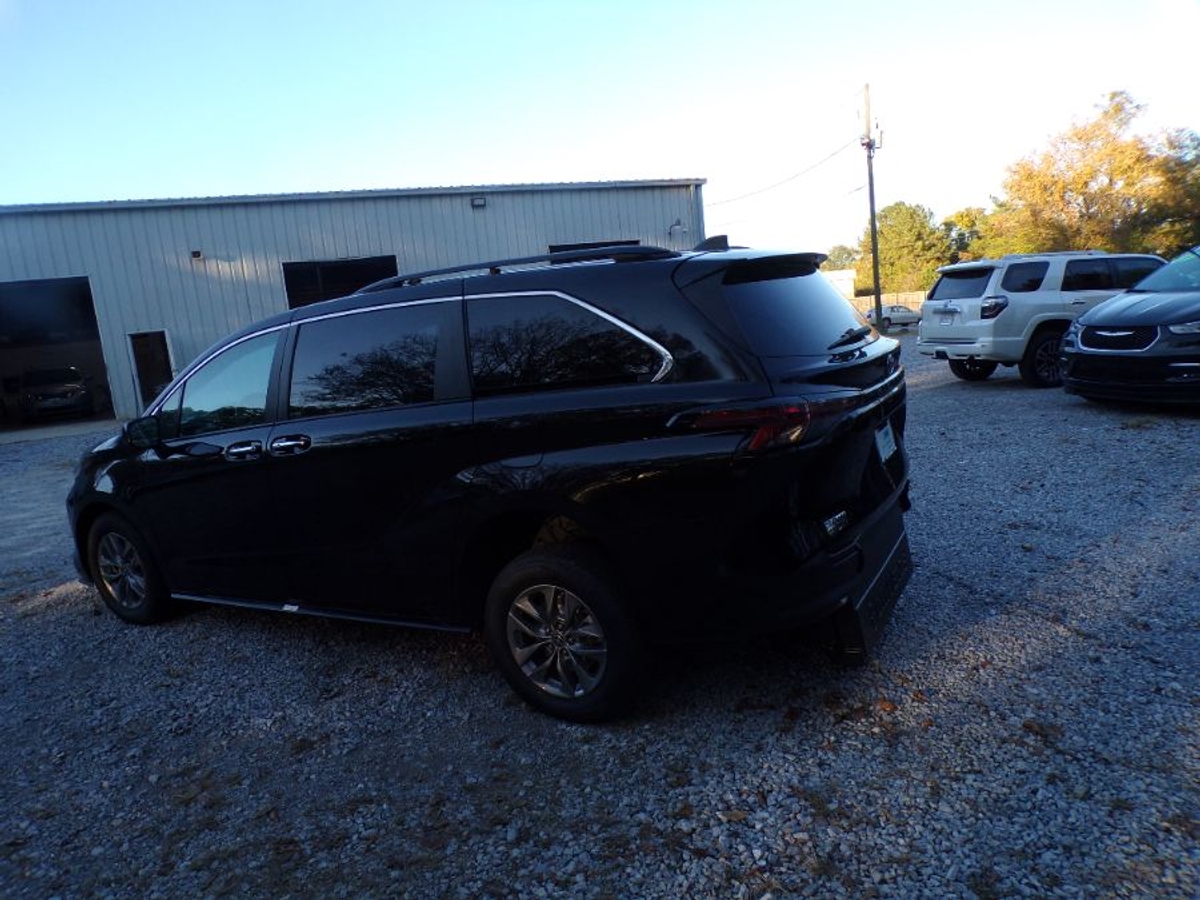 2024 TOYOTA SIENNA - Image 3