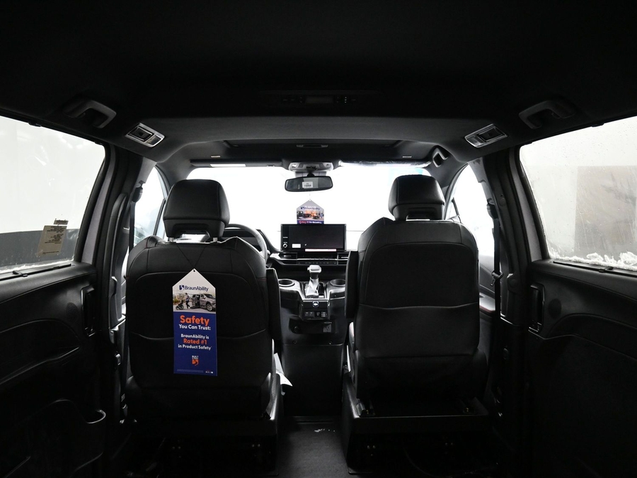 New 2025 Toyota Sienna Hybrid XSE Sport - BraunAbility Side Entry Entry In Floor Automatic Ramp