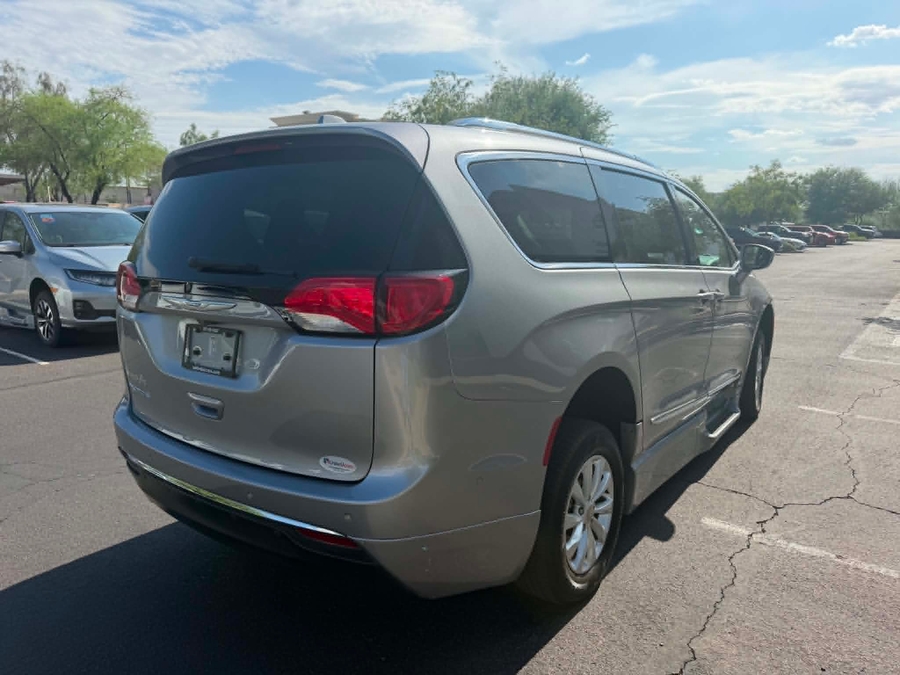 Used 2018 Chrysler Pacifica Touring L Plus - BraunAbility Side Entry In Floor Automatic Ramp
