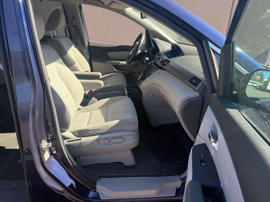 Celestial Blue Metallic Honda Odyssey image number 10