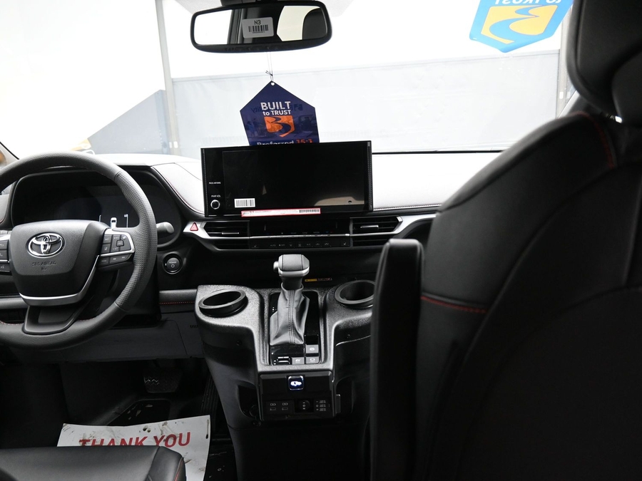 New 2025 Toyota Sienna Hybrid XSE Sport - BraunAbility Side Entry Entry Fold Out Automatic Ramp