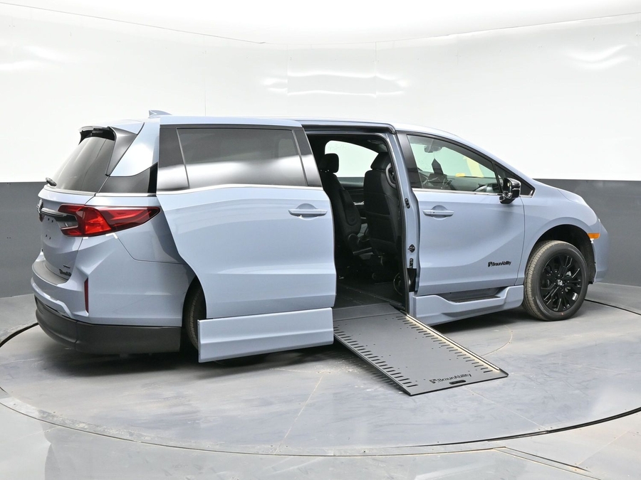 New 2026 Honda Odyssey Sport - BraunAbility Side Entry Entry In Floor Automatic Ramp
