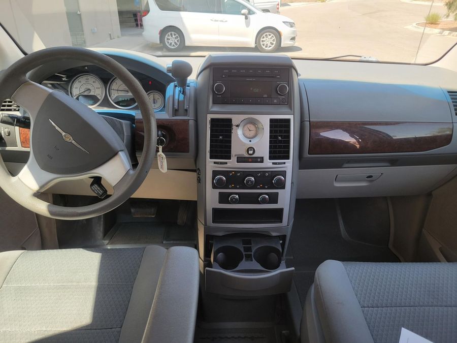 Used 2009 Chrysler Town and Country LX - BraunAbility Side Entry Entry Fold Out Automatic Ramp