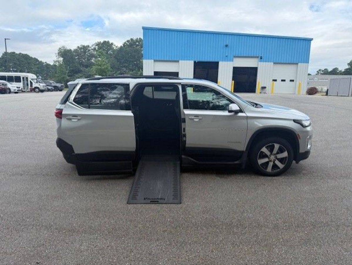 Silver Chevrolet Traverse image number 10