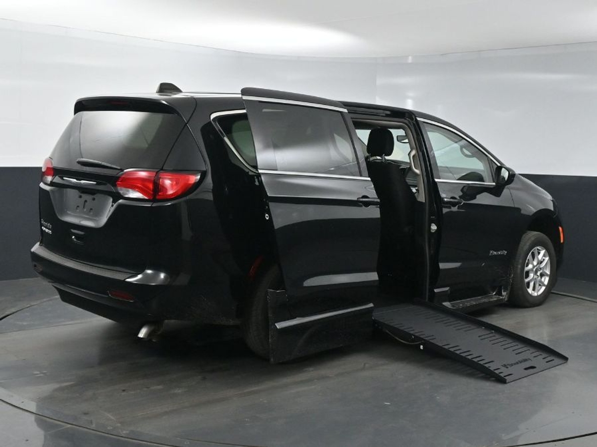 2023 CHRYSLER VOYAGER - Image 7
