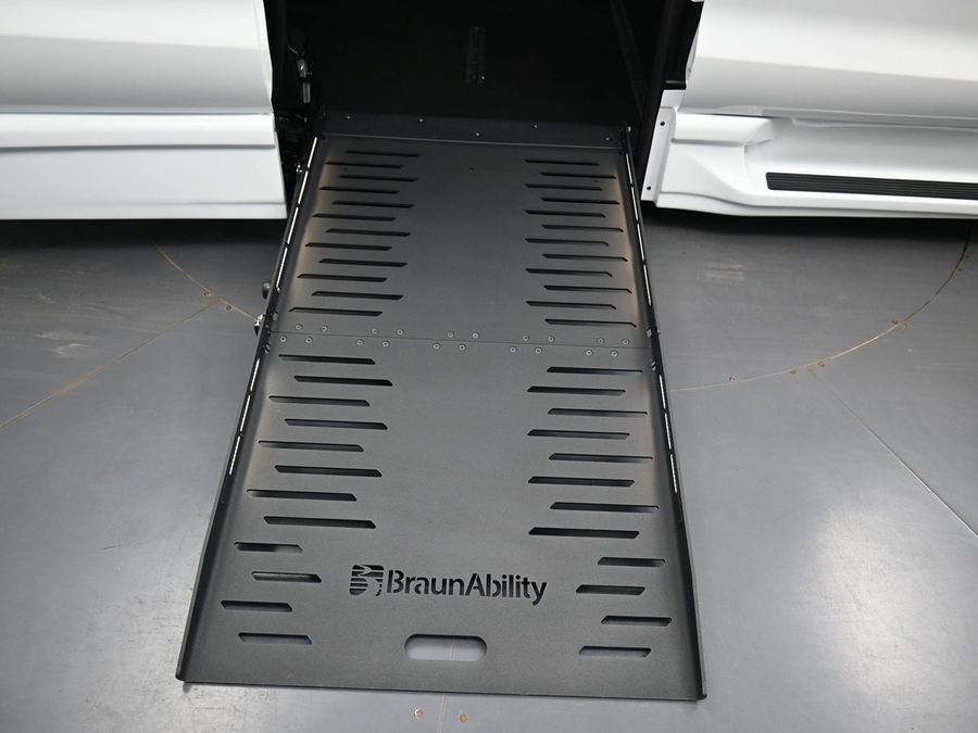New 2026 Chrysler Pacifica Select Sport - BraunAbility Side Entry Fold Out Automatic Ramp