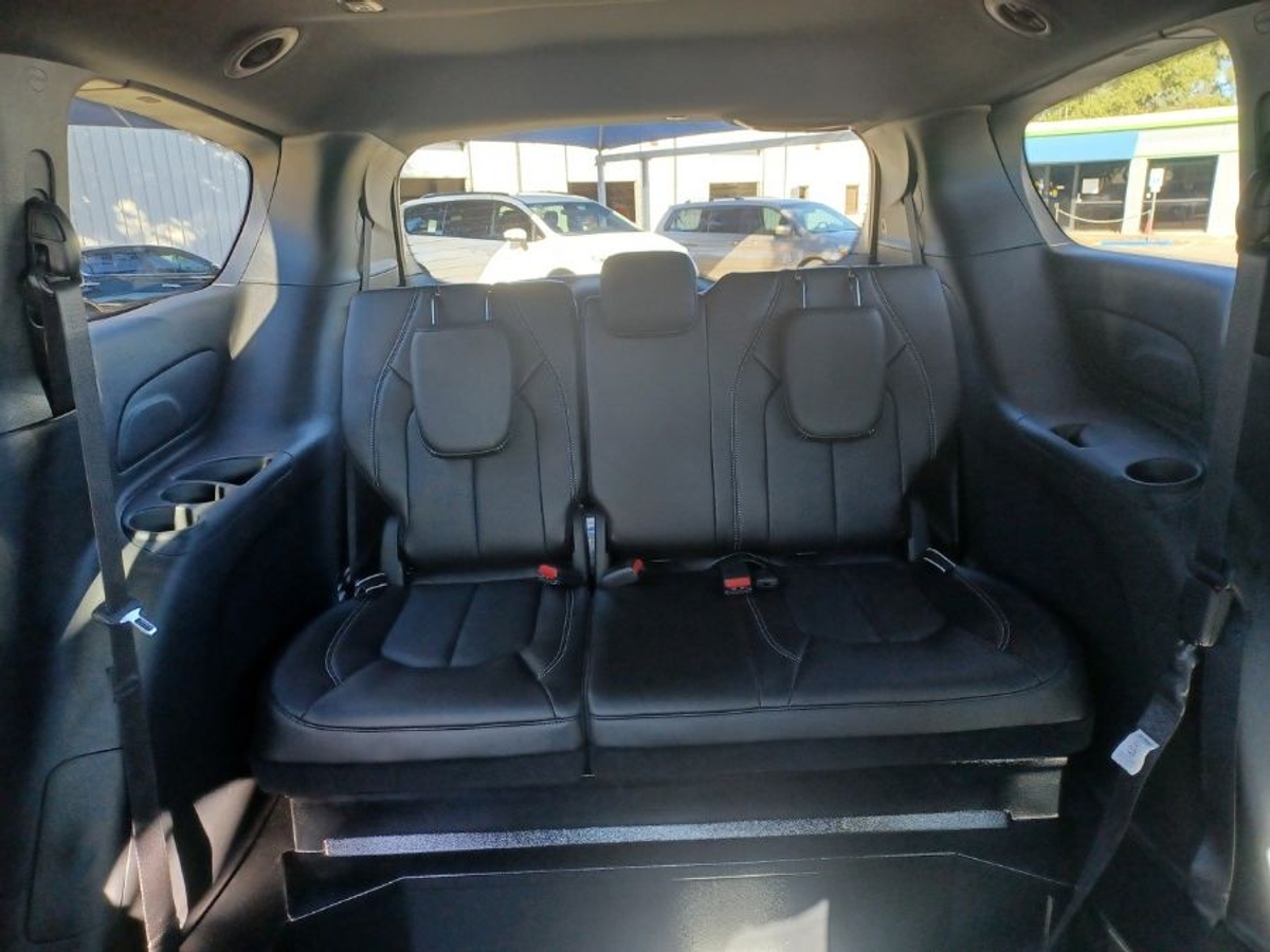 Red Chrysler Pacifica image number 18