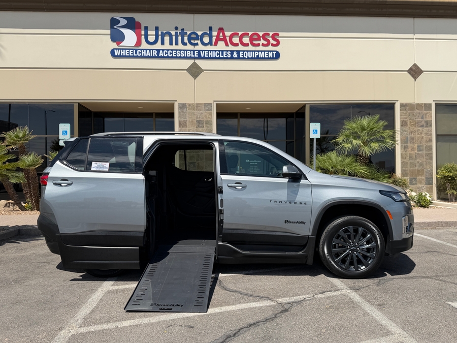 Used 2023 Chevrolet Traverse 2LT - BraunAbility Side Entry In Floor Automatic Ramp