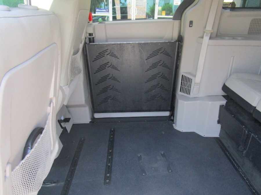 Used 2015 Chrysler Town and Country Touring-L - El Dorado Side Entry Entry Fold Out Automatic Ramp