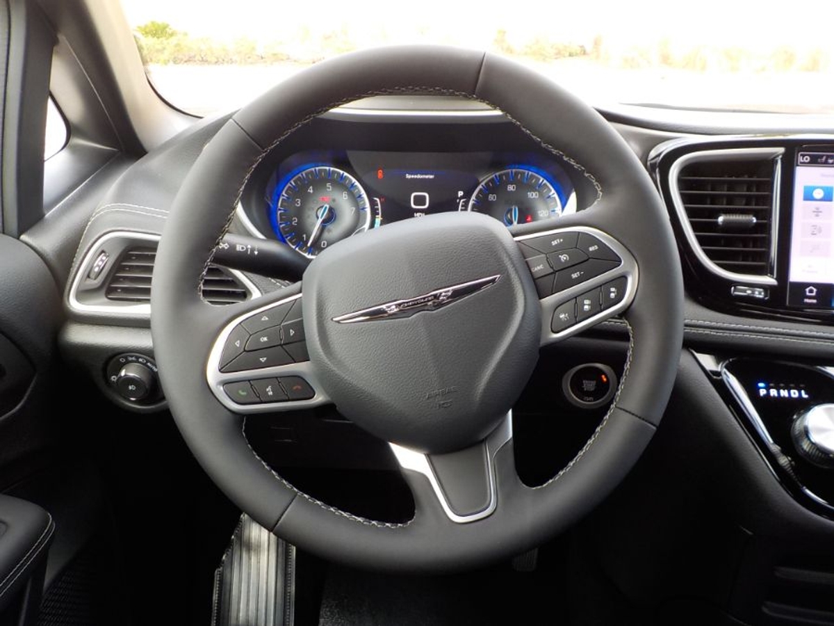 Red Chrysler Pacifica image number 9