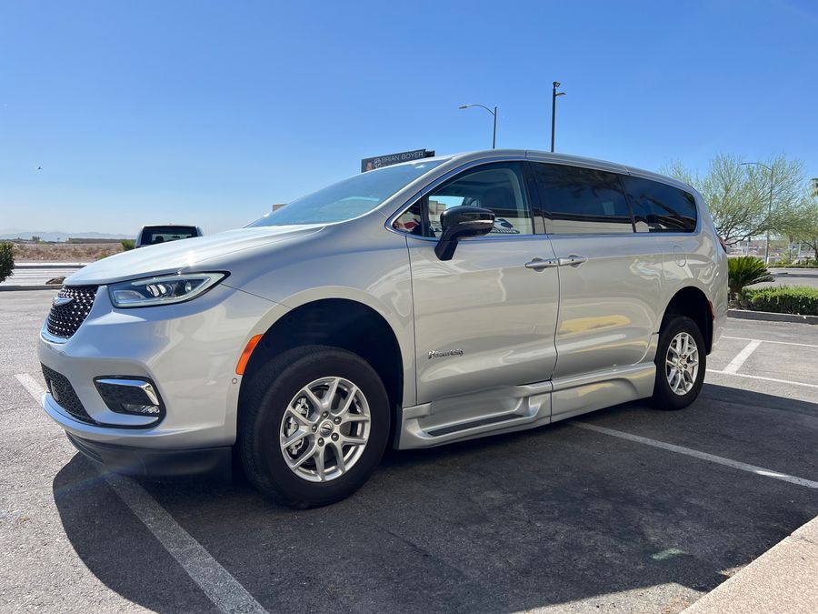 Used 2024 Chrysler Pacifica Touring L Plus - BraunAbility Side Entry Entry Fold Out Automatic Ramp