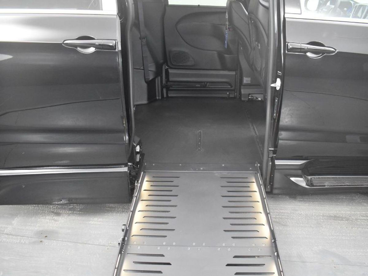 2025 CHRYSLER PACIFICA - Image 5